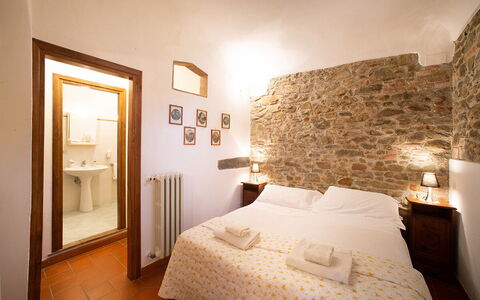 Le Vasche: Chambre, Pièce, Lit, Propriété, Meubles, Drap De Lit, Mur, Design Intérieur, Bâtiment, Cadre De Lit