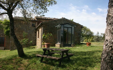 Agriturismo Bevignano: Propriété, Maison, Arbre, Chalet, Bâtiment, Zone Rurale, Herbe, Domicile, Immobilier, Paysage