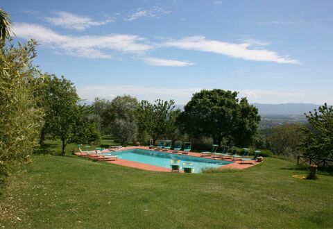 Agriturismo Bevignano: Nuage, Ciel, Plante, Piscine, Paysage Naturel, L'Eau, Arbre, Lot Terre, Plan D'Eau, Ombre