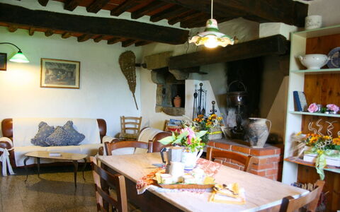 San Eusebio: Pièce, Propriété, Bâtiment, Design Intérieur, Maison, Meubles, Table, Restaurant, Immobilier, Salle À Manger