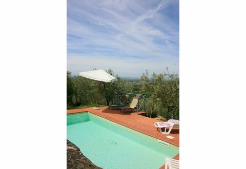 San Eusebio: L'Eau, Nuage, Ciel, Plante, Bâtiment, Piscine, Mobilier De Jardin, Ombre, Rectangle, Arbre