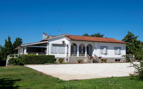 Casa Grion: Piscine, Domicile, Chalet, Biens, Ferme, Jardin, Villa, Hacienda, Cour, Aménagement Paysager