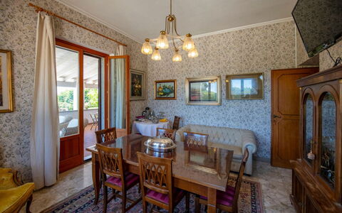 Casa Grion: Design Intérieur, Sol, Sol, Domicile, Pièce, Plafond, Tache De Bois, Plante D'Appartement, Salle À Manger, Cadre
