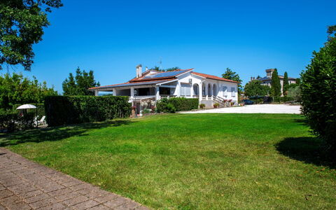 Casa Grion: Piscine, Domicile, Chalet, Biens, Ferme, Jardin, Villa, Hacienda, Cour, Aménagement Paysager