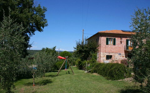 Casa Felice: Plante, Ciel, Fenêtre, Arbre, Lot Terre, Végétation, Pente, Bâtiment, Maison, Herbe