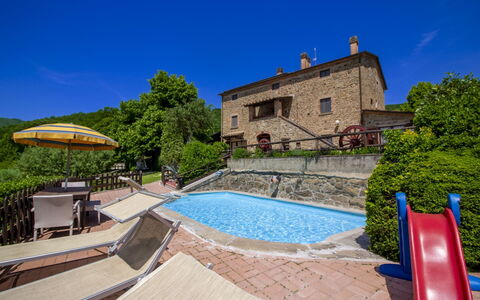 Casale Aiola: Piscine, Recours, Biens, Hacienda, Villa, Eco Hôtel, Caractéristique De L'Eau, Aménagement Paysager, Ville Resort, Thermes