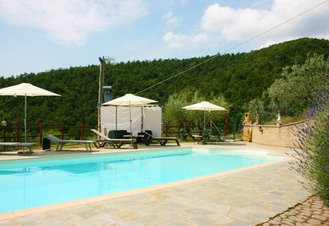 La Rogaia: L'Eau, Nuage, Plante, Piscine, Parapluie, Ciel, Bleu Azur, Chaise, Bâtiment, Mobilier De Jardin