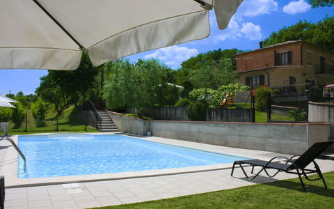 Podere San Bono: Piscine, Recours, Loisir, Composite, Mobilier De Jardin, Ombre, Parapluie, Eco Hôtel, Balancelle, Aménagement Paysager