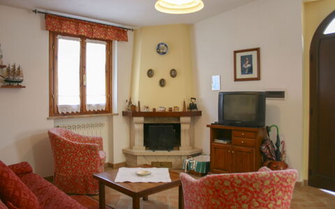 Podere San Bono: Meubles, Design Intérieur, Bois, Pièce, Sol, Éclairage, Sol, Salon, Cadre, Table