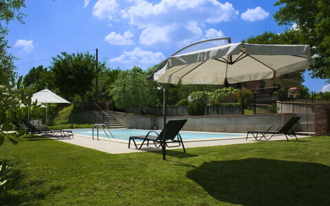 Podere San Bono: Piscine, Parapluie, Mobilier De Jardin, Meubles, Ombre, Recours, Balancelle, Chaise, Eco Hôtel, Jardin