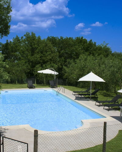 Podere San Bono: Piscine, Mobilier De Jardin, Meubles, Recours, Ombre, Composite, Balancelle, Chaise, Loisir, Parapluie