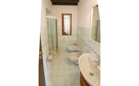 Villino Alba: Sol, Sol, Luminaire Plomberie, Lavabo, Design Intérieur, Salle De Bains, Évier, Plomberie, Robinet, Pièce