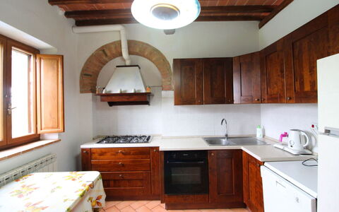Casa Bella: Propriété, Pièce, Bâtiment, Cuisine, Meubles, Cabinetry, Comptoir, Maison, Design Intérieur, Domicile