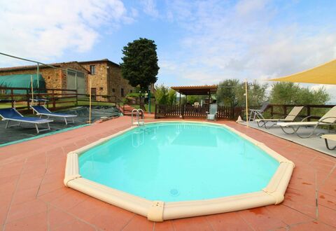 Casa Bella: L'Eau, Nuage, Ciel, Propriété, Bâtiment, Piscine, Plante, Bleu Azur, Arbre, Bois