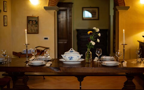 Villa degli Olivi: Pièce, Table, Design Intérieur, Meubles, Maison, Restaurant, Bâtiment, Architecture, Domicile, Salle À Manger