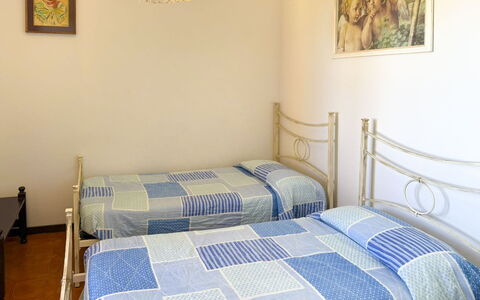 Villa Verniana: Lit, Literie, Chambre, Meubles, Drap De Lit, Design Intérieur, Sol, Linge, Sol, Pièce