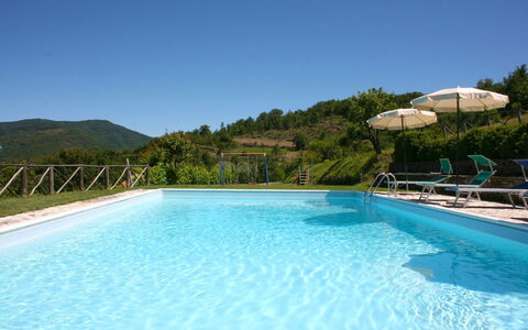Borgo Antico: L'Eau, Ciel, Plante, Piscine, Bâtiment, La Nature, Bleu Azur, Arbre, Paysage Naturel, Mobilier De Jardin