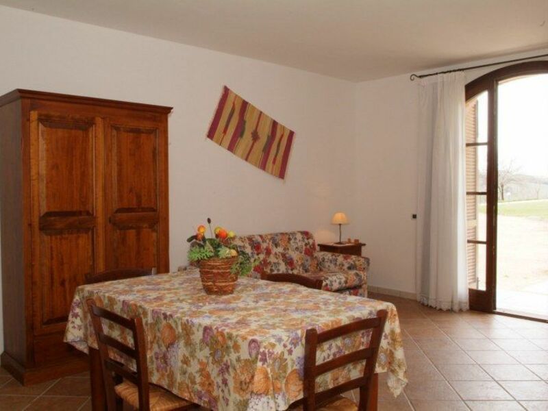 Living room/ kitchen area