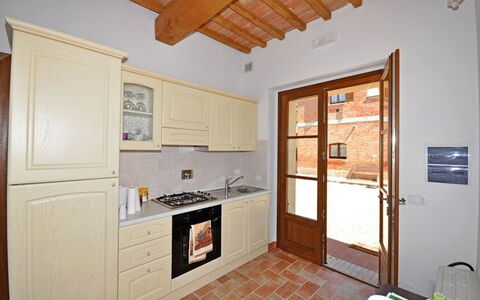 Pienza: Propriété, Pièce, Meubles, Bâtiment, Maison, Immobilier, Cuisine, Design Intérieur, Domicile, Sol