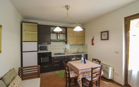 Podere Marcigliano: Meubles, Design Intérieur, Sol, Sol, Bois, Plafond, Pièce, Table Cuisine Et Salle A Manger, Chaise, Salle À Manger