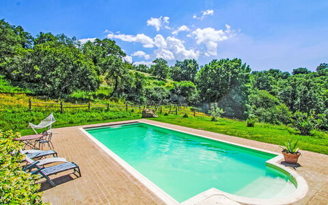 Casalini: Bleu, Piscine, Jardin, Recours, Eco Hôtel, Aménagement Paysager, Ferme, Caractéristique De L'Eau, Hacienda, Arrière-Cour