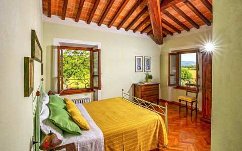 Podere Sant'angelo: Chambre, Pièce, Propriété, Meubles, Lit, Bâtiment, Maison, Design Intérieur, Drap De Lit, Plafond