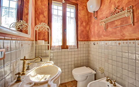 Casa Cipressi: Salle De Bains, Propriété, Pièce, Tuile, Design Intérieur, Bâtiment, Mur, Maison, Immobilier, Domicile