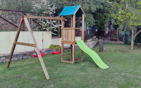 Cerretalta: Plante, Arbre, Terrain De Jeux, Loisir, Ombre, Équipement Extérieur Play, Des Loisirs, Chute, Amusement, Ville