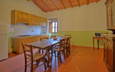 Ciliegio 1: Pièce, Meubles, Sol, Propriété, Table, Bâtiment, Dur, Sol, Design Intérieur, Maison