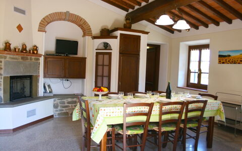 Casa Antica: Propriété, Pièce, Bâtiment, Meubles, Design Intérieur, Maison, Plafond, Table, Immobilier, Salle À Manger