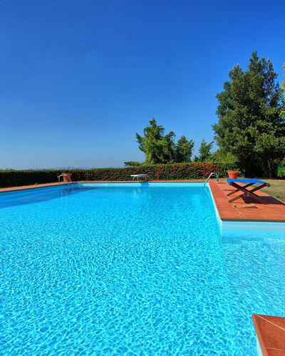 Gellino: Piscine, Propriété, Loisir, Bleu Azur, Immobilier, Biens, Herbe, Maison, Vacances, Villa