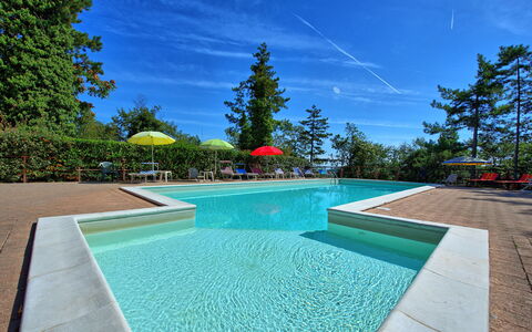 Villa Lorenzo: Piscine, Propriété, Immobilier, Maison, Biens, Vacances, Loisir, Domicile, Herbe, Bâtiment