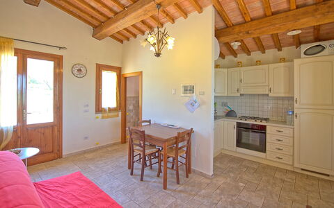 Villa Roberto: Propriété, Pièce, Bâtiment, Maison, Meubles, Immobilier, Chalet, Plafond, Design Intérieur, Domicile