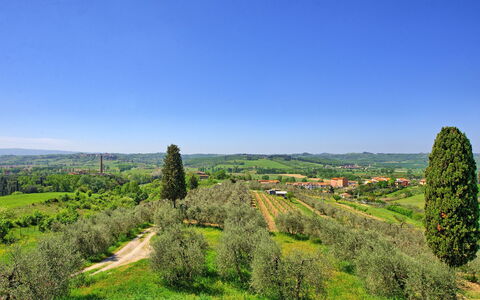 Villa Roberto: Ciel, La Nature, Végétation, Vert, Colline, Paysage Naturel, Arbre, Horizon, Zone Rurale, Herbe