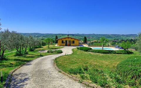 Villa Roberto: Propriété, Ciel, Maison, Immobilier, Domicile, Biens, Zone Rurale, Herbe, Lot Terre, Printemps