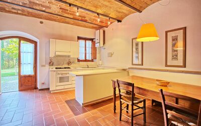 Tenuta 2: Propriété, Pièce, Bâtiment, Meubles, Design Intérieur, Sol, Plafond, Maison, Parquet, Cuisine