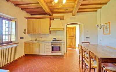 Tenuta 5: Pièce, Propriété, Meubles, Bâtiment, Plafond, Sol, Cabinetry, Cuisine, Parquet, Comptoir