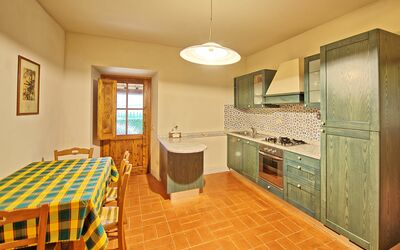 Tenuta 3: Pièce, Propriété, Meubles, Sol, Bâtiment, Cuisine, Comptoir, Design Intérieur, Maison, Dur