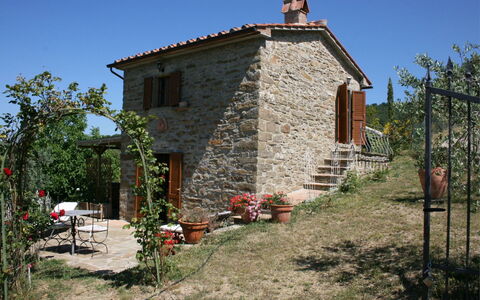 La Casina del Bosco: Plante, Ciel, Bâtiment, Fenêtre, Lot Terre, Arbre, Maison, Chalet, Herbe, Zone Rurale