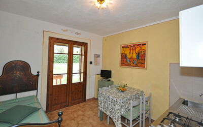 Suvereto 3: Pièce, Propriété, Meubles, Bâtiment, Maison, Design Intérieur, Sol, Immobilier, Plafond, Chambre