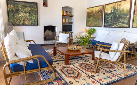Casa Dei Lentischi: Meubles, Design Intérieur, Sol, Bois, Canapé, Salon, Sol, Chaise, Pièce, Éclairage