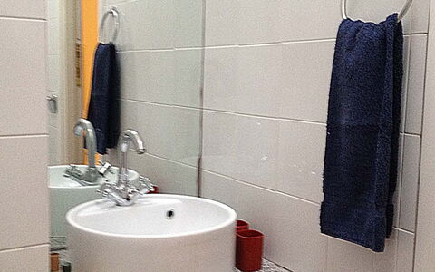 Casa Dei Lentischi: Salle De Bains, Mur, Luminaire Plomberie, Sol, Sol, Design Intérieur, Lavabo, Plomberie, Évier, Tuile