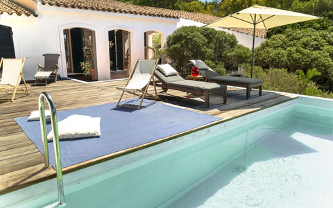 Casa Dei Lentischi: Piscine, Mobilier De Jardin, Meubles, Recours, Balancelle, Loisir, Ombre, Eco Hôtel, Chaise, Villa