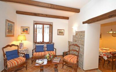 Paolo 1: Pièce, Propriété, Meubles, Salon, Bâtiment, Maison, Design Intérieur, Immobilier, Sol, Domicile