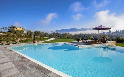 Incisa Valdarno 900: Piscine, Propriété, Recours, Immobilier, Vacances, Ciel, Maison, Loisir, Bâtiment, Biens