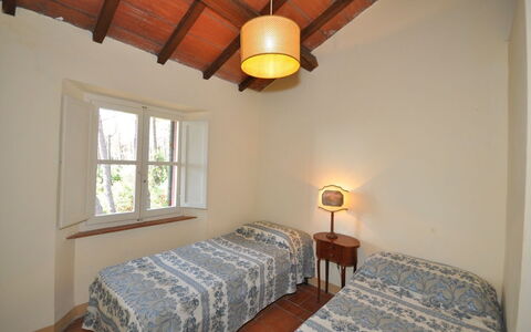 Casamare: Chambre, Pièce, Propriété, Lit, Meubles, Plafond, Bâtiment, Drap De Lit, Cadre De Lit, Maison