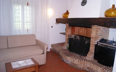 La Valle 3: Pièce, Propriété, Meubles, Foyer, Sol, Cheminée, Salon, Bâtiment, Design Intérieur, Maison