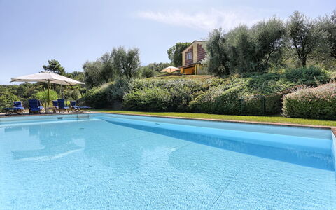 Le Pergole: Piscine, Propriété, Loisir, L'Eau, Immobilier, Villa, Vacances, Recours, Biens, Maison