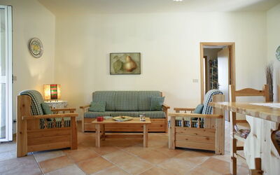 Casa Limoni 1: Meubles, Pièce, Propriété, Sol, Design Intérieur, Salon, Bâtiment, Maison, Immobilier, Mur