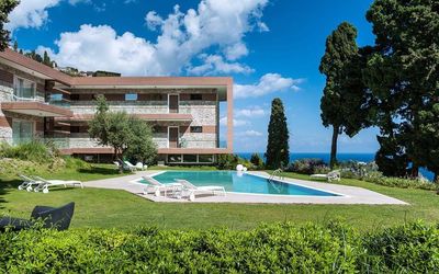 Isola Bella: Propriété, Bâtiment, Biens, Maison, Immobilier, Architecture, Zone Résidentielle, Piscine, Domicile, Recours